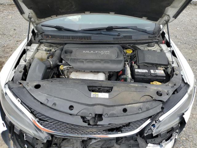 Photo 11 from auction – 2015 CHRYSLER 200 LIMITE with VIN 1C3CCCAB0FN568402