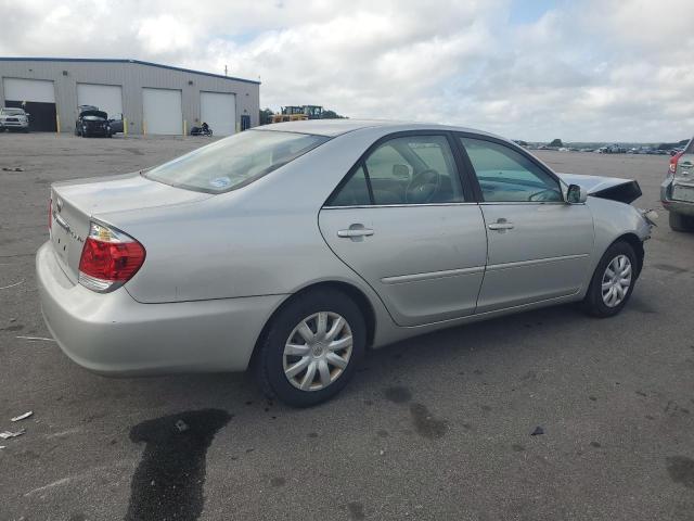 Photo 3 from auction – 2005 TOYOTA CAMRY LE with VIN 4T1BE32K95U398704