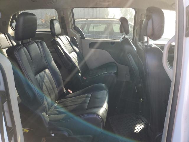 Photo 11 from auction – 2014 CHRYSLER TOWN & COU with VIN 2C4RC1BG3ER443061