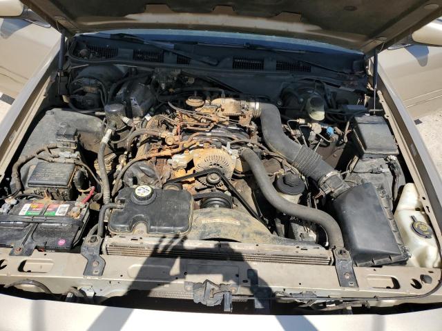 Photo 11 from auction – 2000 FORD CROWN VICT with VIN 2FAFP73W0YX127395