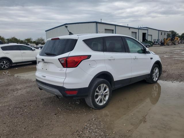 Photo 3 from auction – 2019 FORD ESCAPE SE with VIN 1FMCU0GD3KUB64957