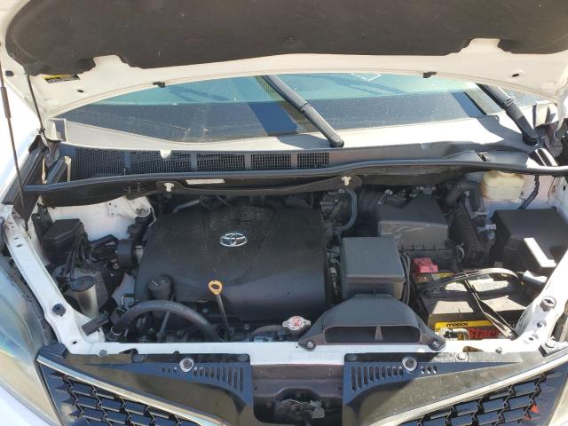 Photo 12 from auction – 2018 TOYOTA SIENNA SE with VIN 5TDXZ3DC4JS924904