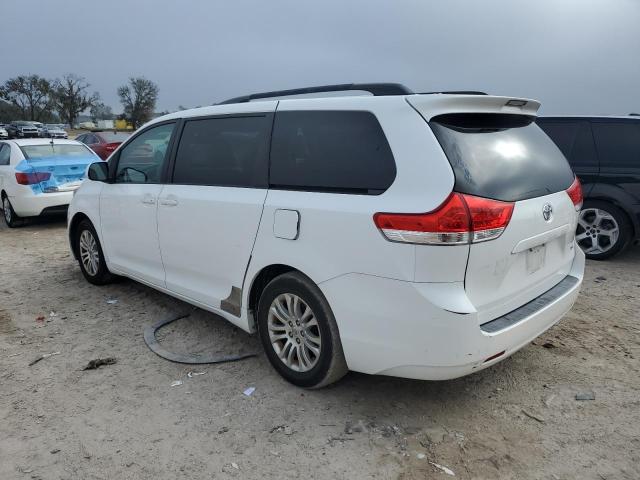 Photo 2 from auction – 2011 TOYOTA SIENNA XLE with VIN 5TDYK3DC5BS036978