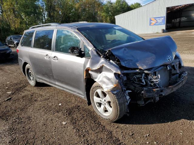 Photo 4 from auction – 2015 TOYOTA SIENNA LE with VIN 5TDKK3DC0FS583524