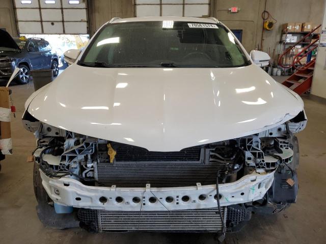 Photo 5 from auction – 2017 LINCOLN MKC SELECT with VIN 5LMCJ2D98HUL14331