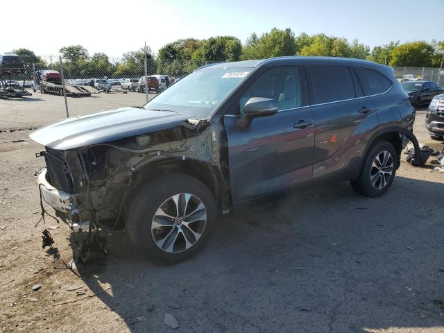 TOYOTA HIGHLANDER 2021 with VIN 5TDHZRBH8MS062698 - Photo from auction