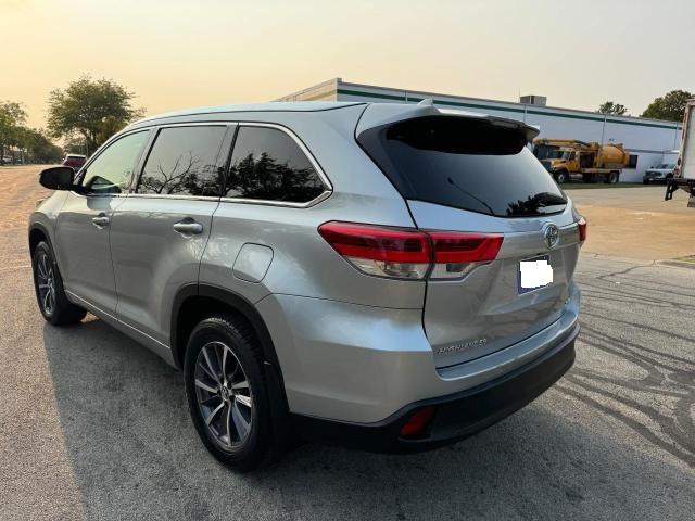 Photo 3 from auction – 2018 TOYOTA HIGHLANDER with VIN 5TDJZRFHXJS533578