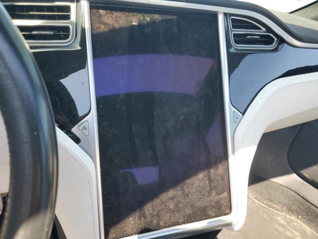 Photo 9 from auction – 2017 TESLA MODEL S with VIN 5YJSA1E17HF204837