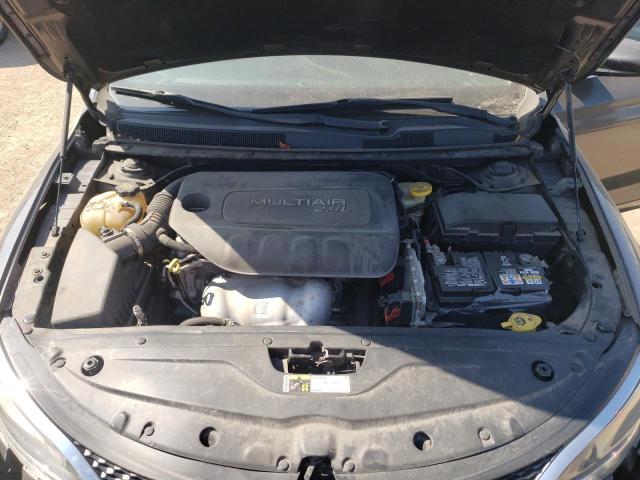 Photo 11 from auction – 2015 CHRYSLER 200 LIMITE with VIN 1C3CCCAB1FN642295