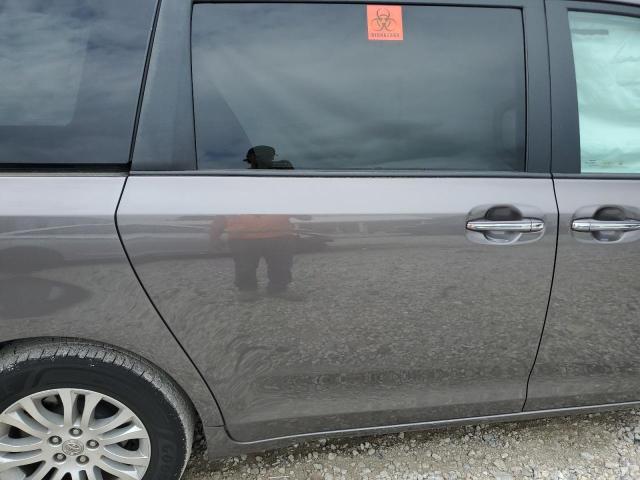 Photo 11 from auction – 2016 TOYOTA SIENNA XLE with VIN 5TDYK3DC4GS727409