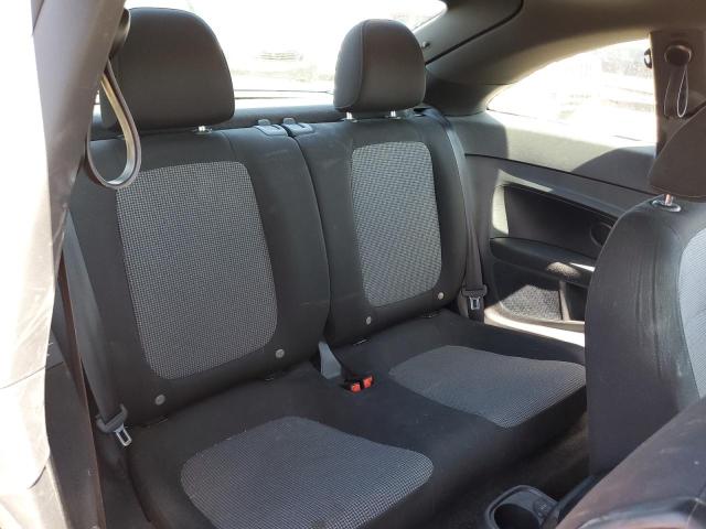 Photo 11 from auction – 2018 VOLKSWAGEN BEETLE S with VIN 3VWFD7AT9JM720960