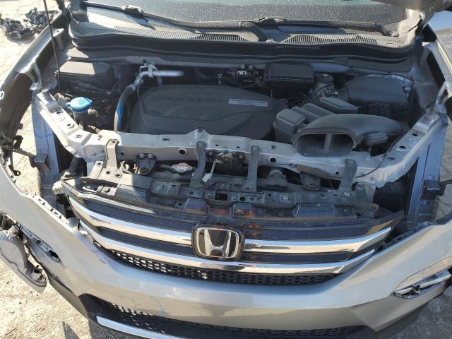 Photo 12 from auction – 2018 HONDA PILOT TOUR with VIN 5FNYF6H99JB015901