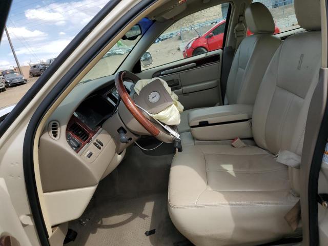Photo 7 from auction – 2003 LINCOLN TOWN CAR C with VIN 1LNHM83W93Y686532