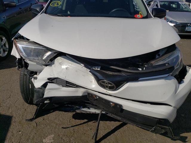 Photo 12 from auction – 2017 TOYOTA RAV4 LE with VIN JTMBFREV8HJ152470