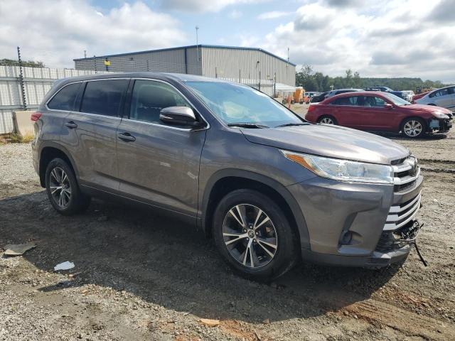 Photo 4 from auction – 2017 TOYOTA HIGHLANDER with VIN 5TDBZRFH5HS414190