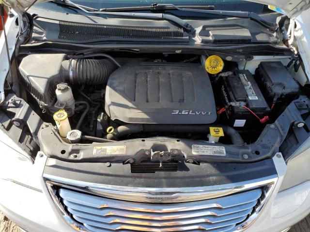 Photo 12 from auction – 2016 CHRYSLER TOWN & COU with VIN 2C4RC1CGXGR215429