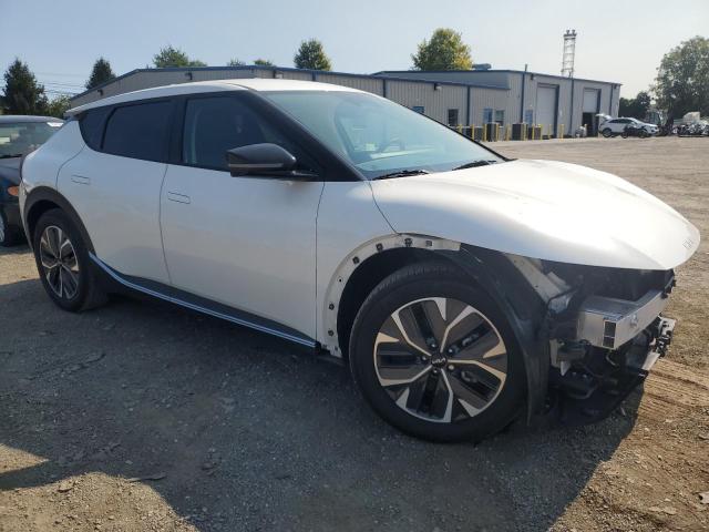 Photo 4 from auction – 2022 KIA EV6 LIGHT with VIN KNDC34LB1N5066205