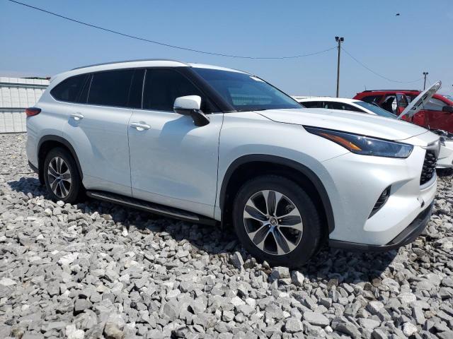 Photo 4 from auction – 2022 TOYOTA HIGHLANDER with VIN 5TDGZRAH0NS553202
