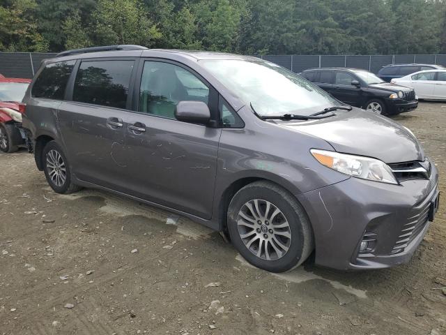 Photo 4 from auction – 2018 TOYOTA SIENNA XLE with VIN 5TDYZ3DC0JS935094