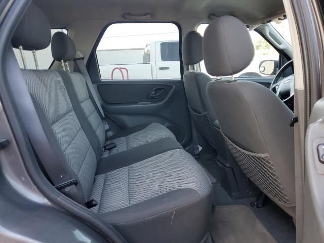 Photo 11 from auction – 2004 FORD ESCAPE XLT with VIN 1FMYU03154KA96127