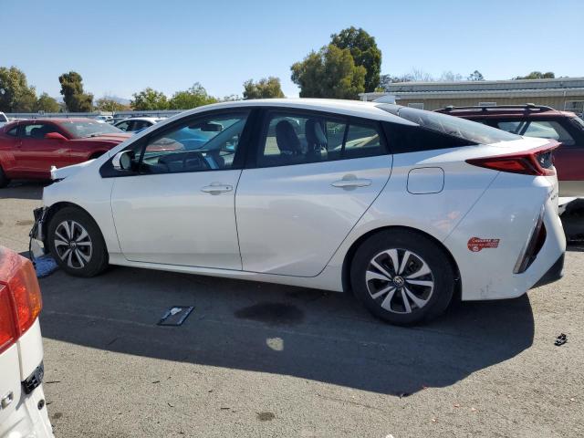 Photo 2 from auction – 2017 TOYOTA PRIUS with VIN JTDKARFP0H3049417