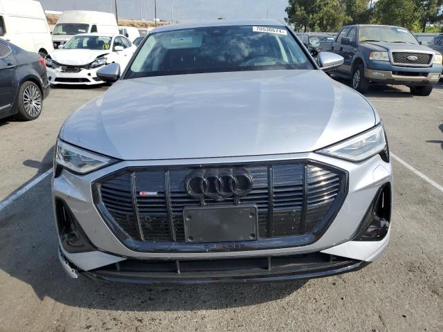 صورة رقم 5 من المزاد - 2022 AUDI E-TRON SPO مع VIN WA13AAGE5NB036340