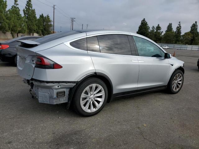 Photo 3 from auction – 2017 TESLA MODEL X with VIN 5YJXCDE22HF068322