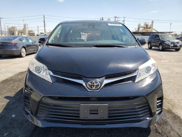 Photo 5 from auction – 2018 TOYOTA SIENNA LE with VIN 5TDKZ3DC3JS933667