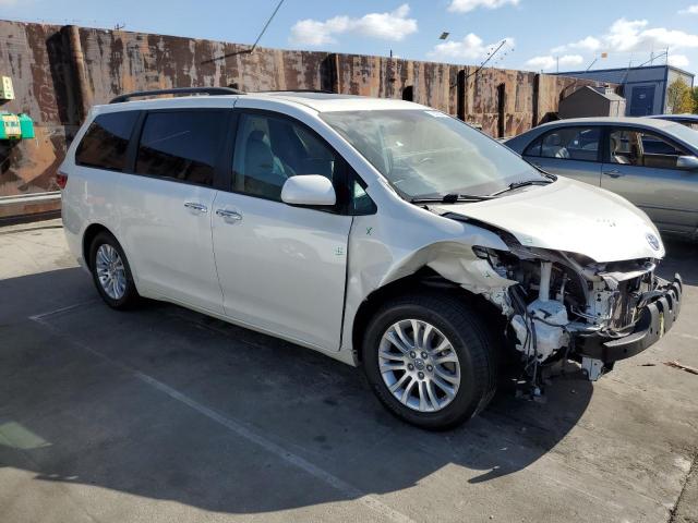 Photo 4 from auction – 2015 TOYOTA SIENNA XLE with VIN 5TDYK3DC8FS634827