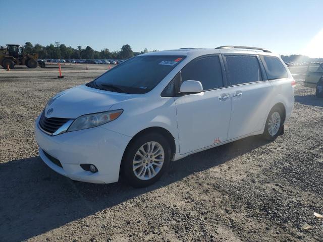TOYOTA SIENNA XLE 2011 with VIN 5TDYK3DC4BS004572 - Photo from auction