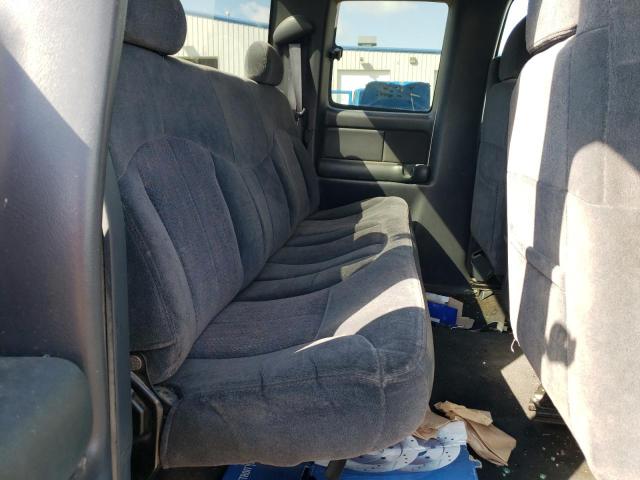 Photo 10 from auction – 2000 CHEVROLET SILVERADO with VIN 1GCEK19V7YE291695