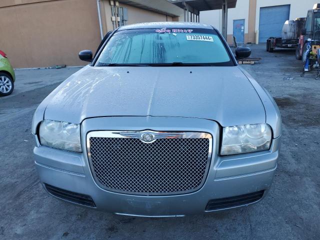 Photo 5 from auction – 2006 CHRYSLER 300 with VIN 2C3KA43R26H102349