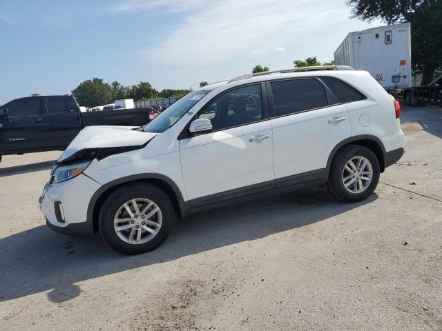 KIA SORENTO LX 2015 with VIN 5XYKT3A61FG623747 - Photo from auction