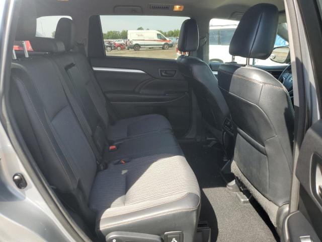 Photo 11 from auction – 2016 TOYOTA HIGHLANDER with VIN 5TDBKRFH1GS327101