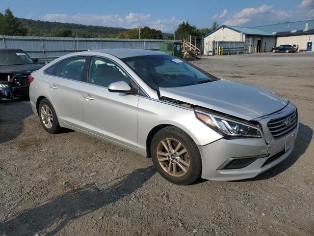 Photo 4 from auction – 2017 HYUNDAI SONATA SE with VIN 5NPE24AF8HH464033