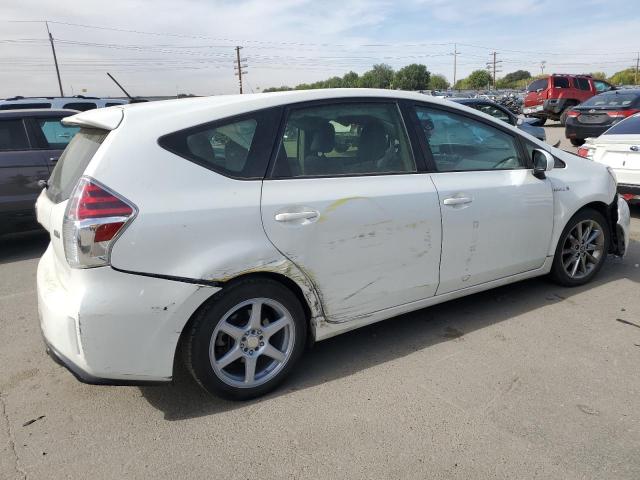 Photo 3 from auction – 2015 TOYOTA PRIUS V with VIN JTDZN3EU4FJ016033