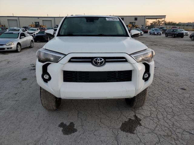 Photo 5 from auction – 2022 TOYOTA 4RUNNER SR with VIN JTENU5JR2N6083077