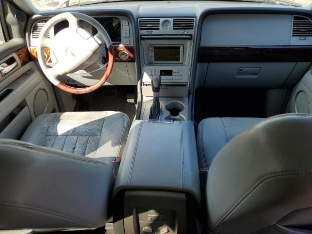 Photo 8 from auction – 2004 LINCOLN NAVIGATOR with VIN 5LMFU28R34LJ00328