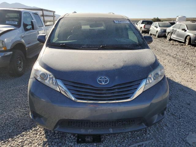 Photo 5 from auction – 2017 TOYOTA SIENNA LE with VIN 5TDKZ3DC8HS789687