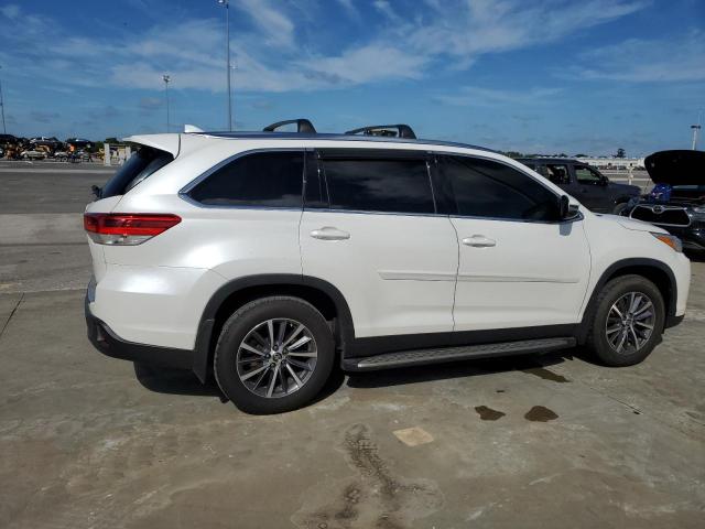 Photo 3 from auction – 2019 TOYOTA HIGHLANDER with VIN 5TDKZRFH3KS571062