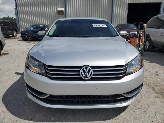 Photo 5 from auction – 2015 VOLKSWAGEN PASSAT S with VIN 1VWAT7A30FC033288
