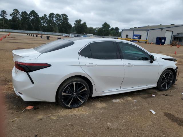 Photo 3 from auction – 2018 TOYOTA CAMRY XSE with VIN 4T1B61HK4JU650491