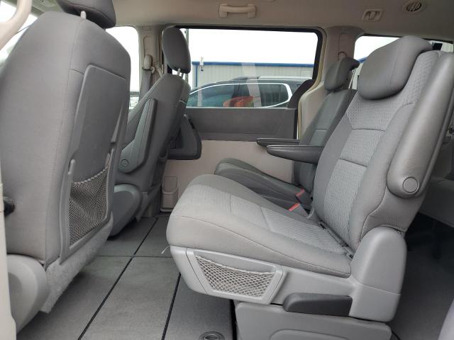 Photo 11 from auction – 2010 CHRYSLER TOWN & COU with VIN 2A4RR4DE7AR150649