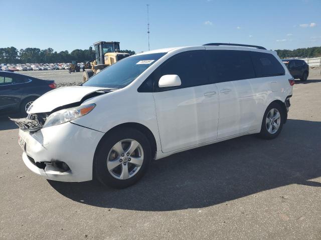 TOYOTA SIENNA LE 2015 with VIN 5TDKK3DC9FS645924 - Photo from auction