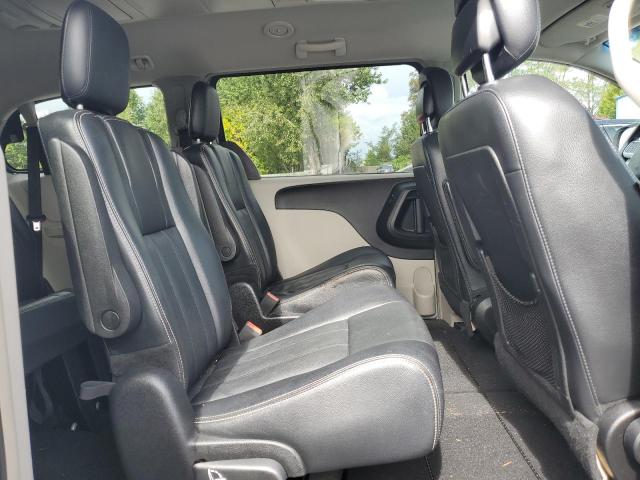 Photo 11 from auction – 2013 CHRYSLER TOWN & COU with VIN 2C4RC1BGXDR656605
