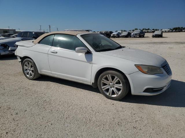 Photo 4 from auction – 2014 CHRYSLER 200 TOURIN with VIN 1C3BCBEG5EN119436