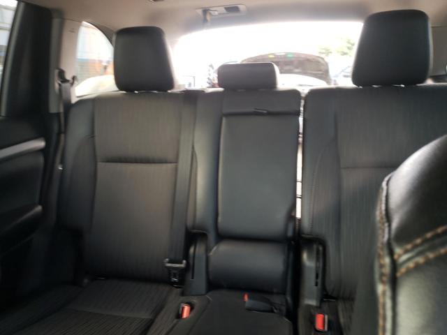 Photo 10 from auction – 2018 TOYOTA HIGHLANDER with VIN 5TDBZRFH7JS855342