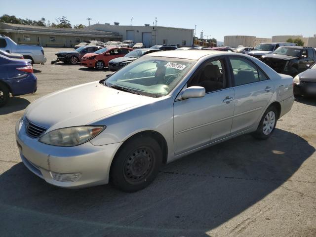 TOYOTA CAMRY 2005 with VIN 4T1BE32K55U957455 - Photo from auction