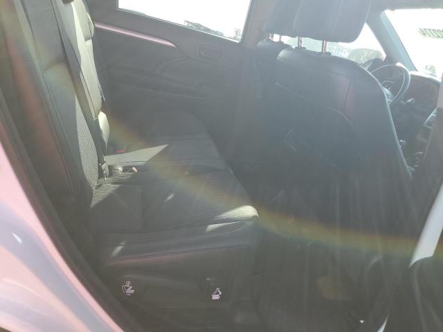 Photo 11 from auction – 2015 TOYOTA HIGHLANDER with VIN 5TDZKRFH9FS100333