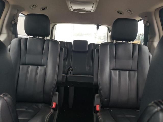 Photo 10 from auction – 2016 CHRYSLER TOWN & COU with VIN 2C4RC1BG9GR213026